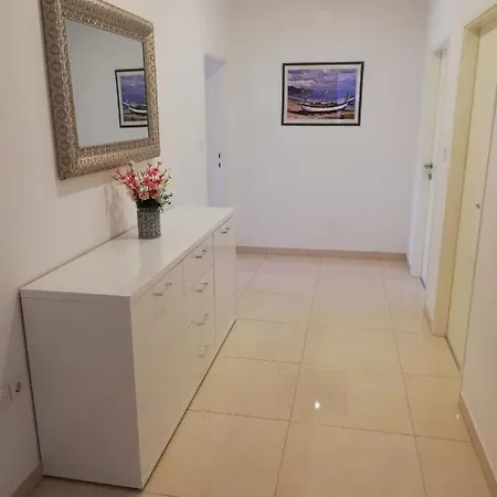 Anita Apartment